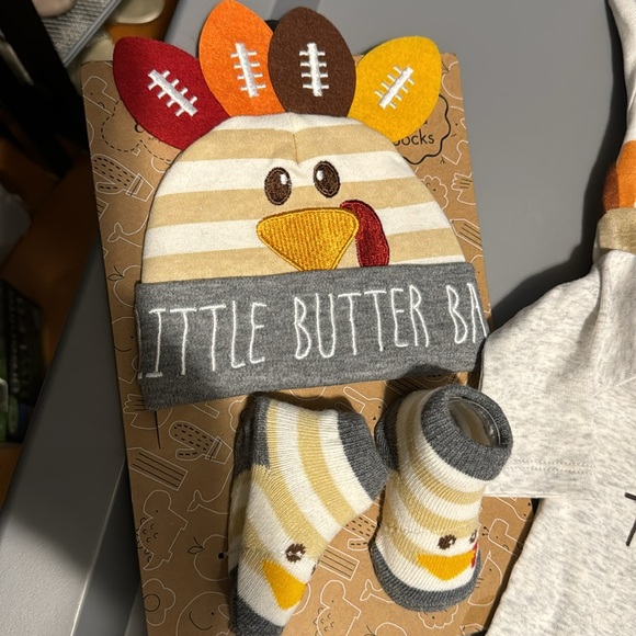 Baby’s first thanksgiving outfit size “newborn” carters - Picture 2 of 2